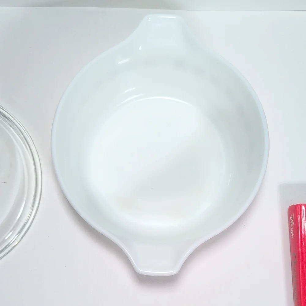 Pyrex Town and Country Star Pattern Casserole Dish with Lid